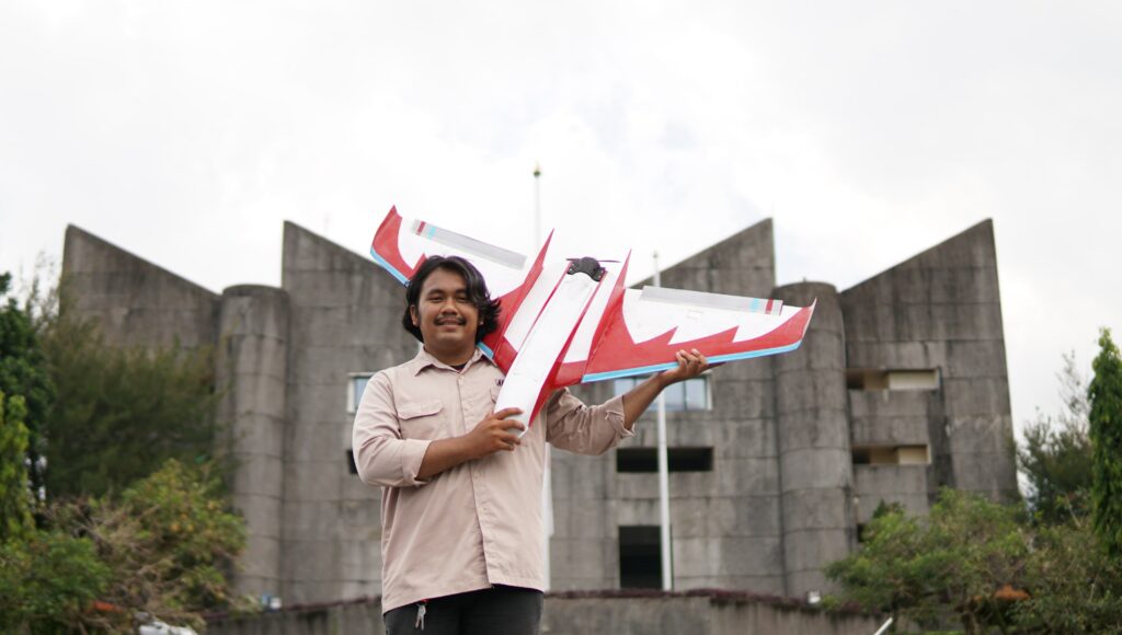 M Luthfi Artia - Teknik Mesin 2018 - Produksi dan Material