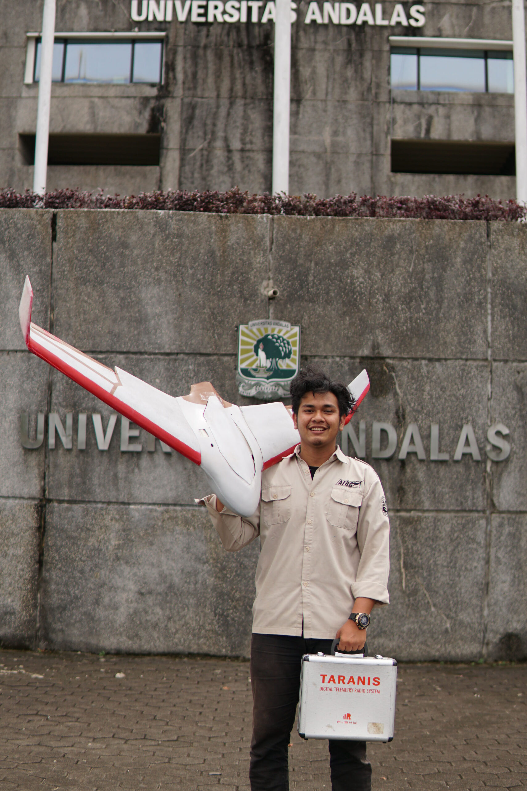 Hances Fernadesz - Manager Produksi